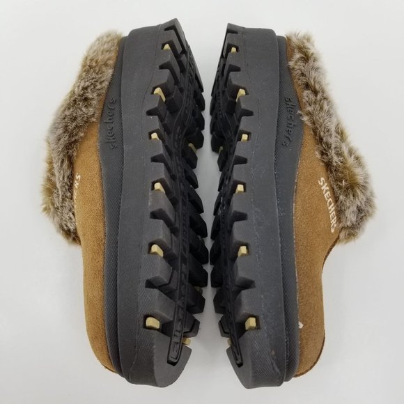 Skechers Women's Tan Fur-Lined Clogs - Picture 4 of 11